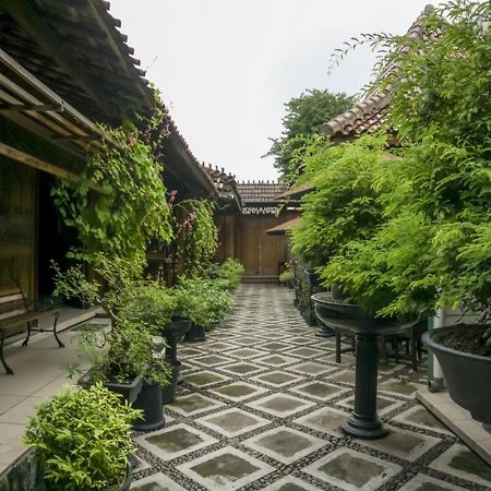 Reddoorz Syariah @ Lempuyangan Hotell Yogyakarta Exteriör bild