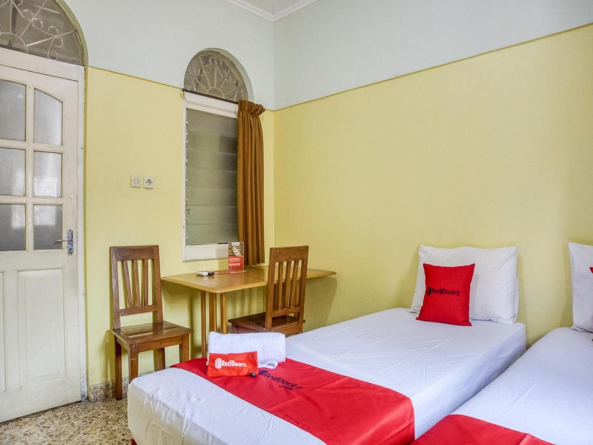 Reddoorz Syariah @ Lempuyangan Hotell Yogyakarta Exteriör bild